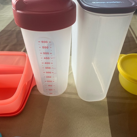 Tupperware - Picture 8 of 8